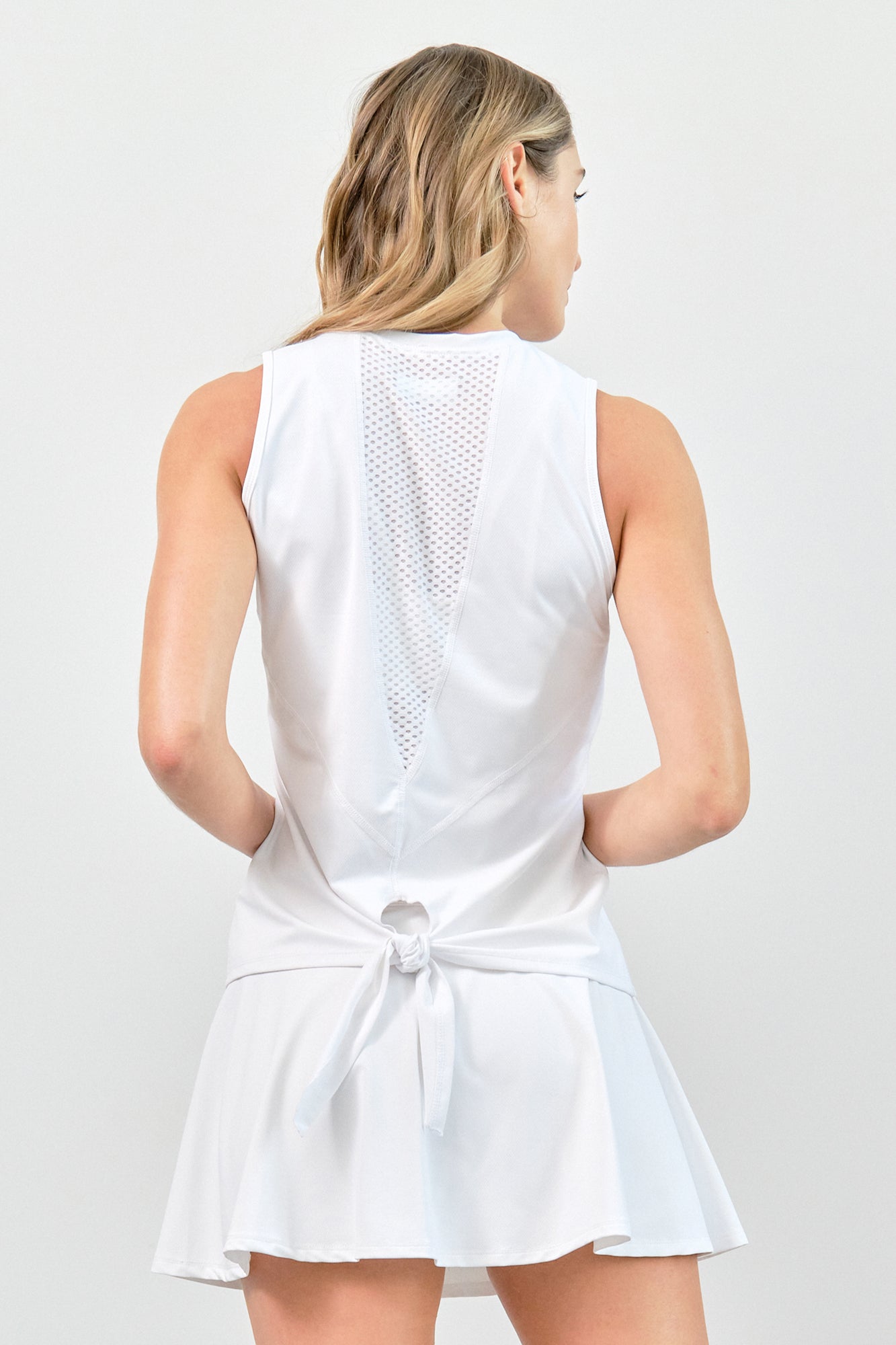 Lija Tie Back Tank  22S-1746T1